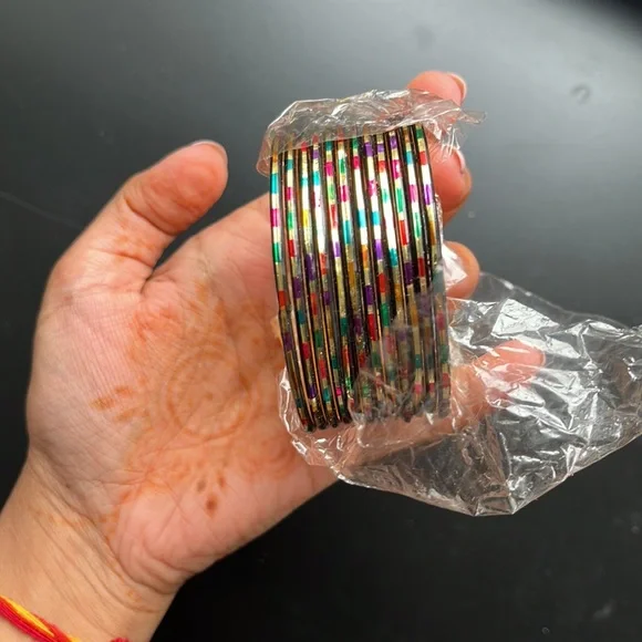 🪩💃🏻 12 disco Indian bangles - Picture 4 of 4